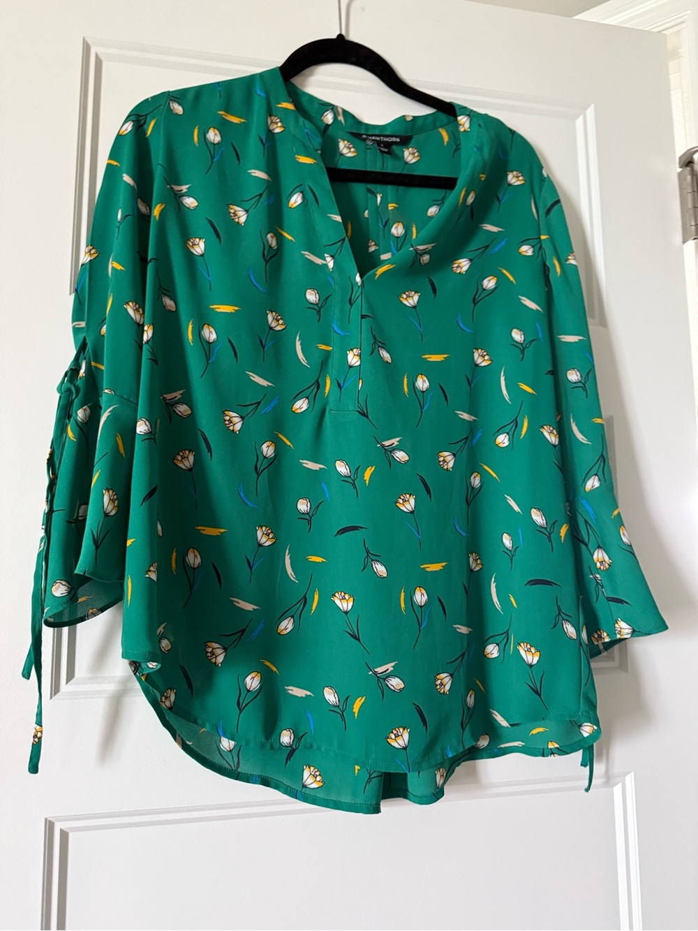 41 Hawthorn Green Floral Split V-Neck Blouse